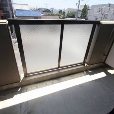 
						ベランダでいっぷく…