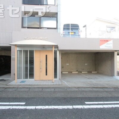 
						駐輪場あります。