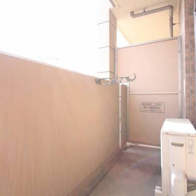 
						バルコニーも広々です