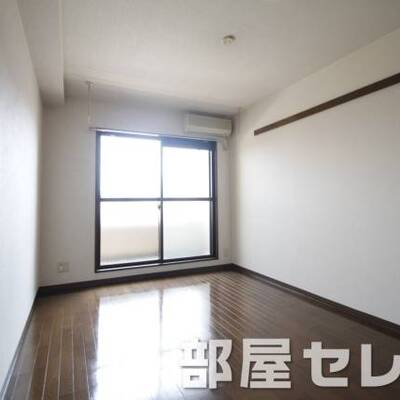 
						落ち着いた雰囲気です。他号室の写真です。