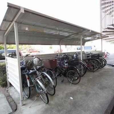 
						駐輪スペース。