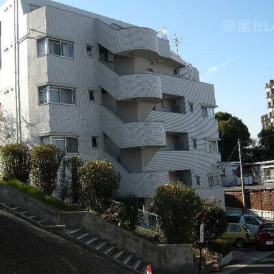 
						どっしりとした外観。