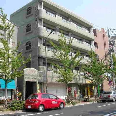 
						外観もどっしりとしています。