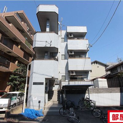 
						白く綺麗な外観です。