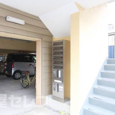 
						402号室内装写真参照