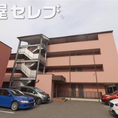 
						4階建てのオートロック完備マンション。