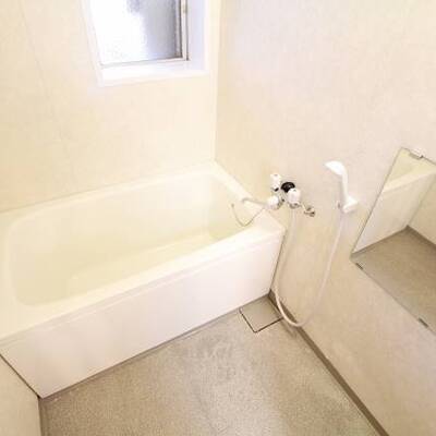 
						キレイなバスルームです。