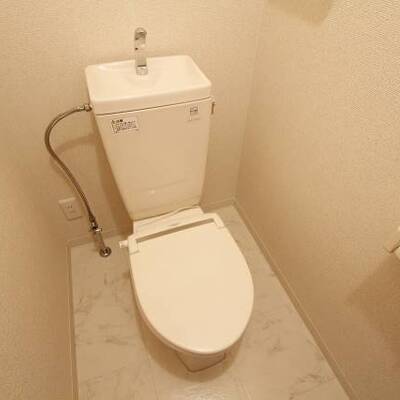 
						ウォシュレット付きのお手洗いです。