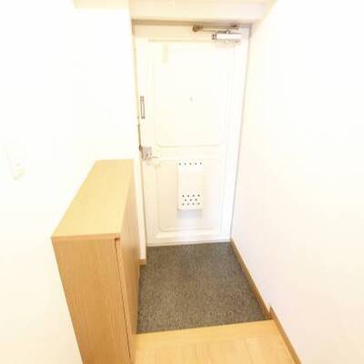 
						輝かしい玄関ですね。