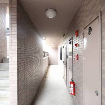 
						共有廊下になります。