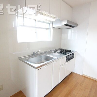 
						使い勝手の良いシステムキッチン