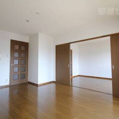 
						広々としたリビングです。