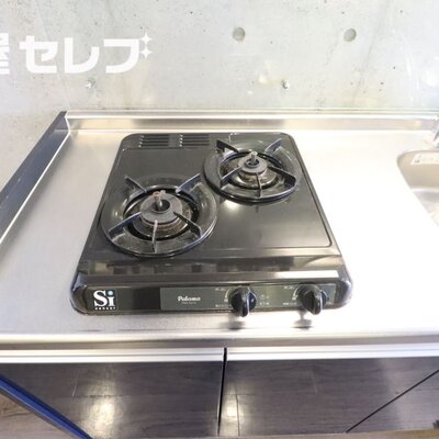 
						バス