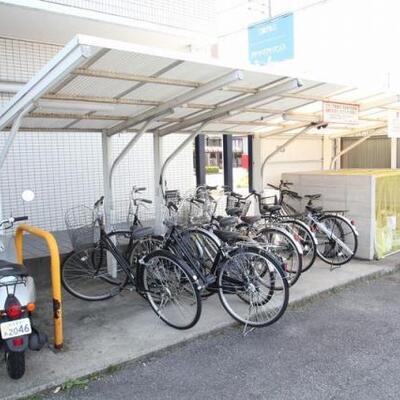 
						駐輪場です。