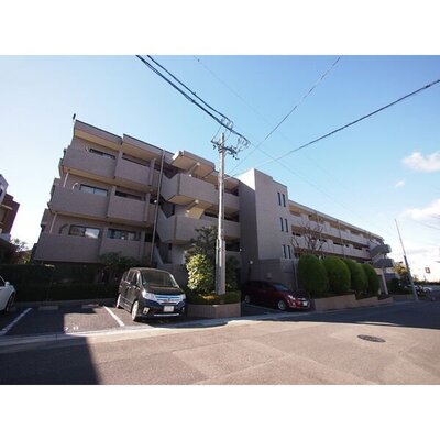 
						落ち着いた佇まいの外観です。