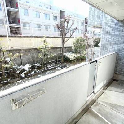 
						※ベランダは103号室の写真です