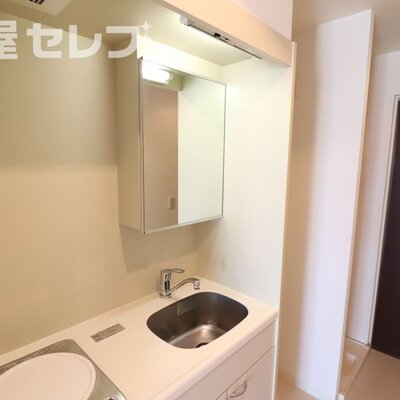
						清潔感のある色合いです