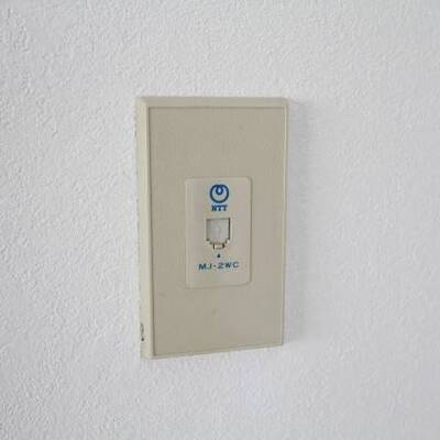 
						電話やネットの回線はこちらです。