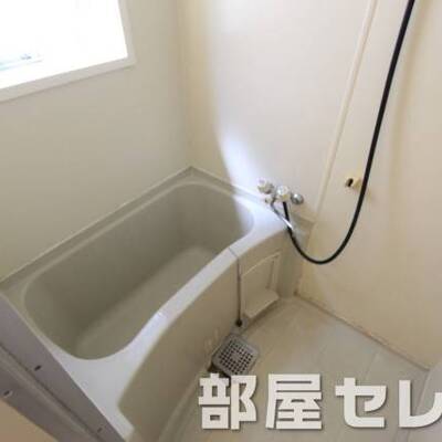 
						キレイなバスルームです。