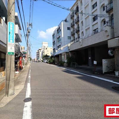 
						螺旋階段をのぼってくださいね。（401号室）