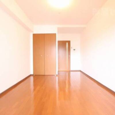 
						8帖の使いやすい洋室です。