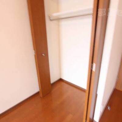
						標準サイズのクローゼットです。