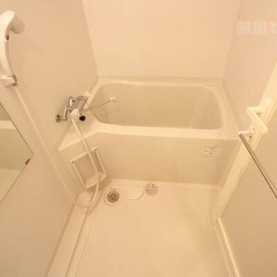 
						浴室乾燥機・サーモの付いた蛇口です。