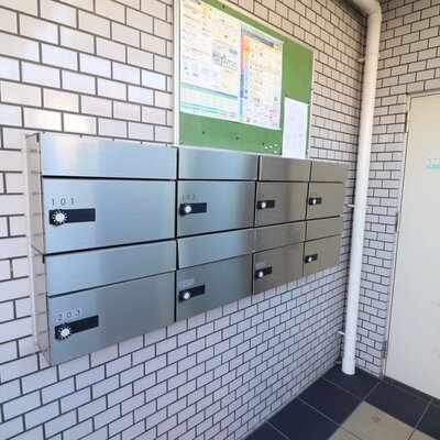 
						共用階段。