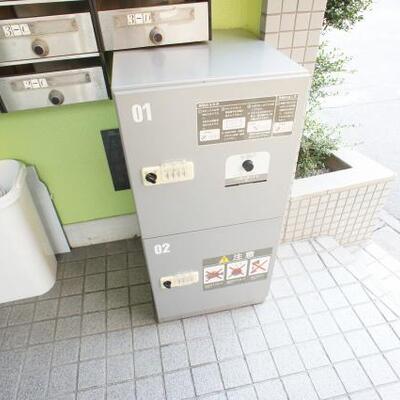 
						宅配ボックスです