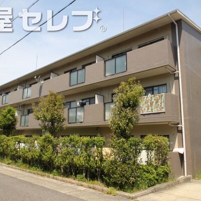 
						タイル張りの綺麗な外観です。