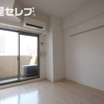 
						白を基調としたオシャレなお部屋です。