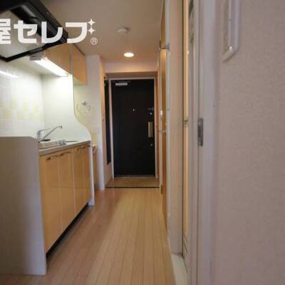 
						建具の色もアクセントになっております。