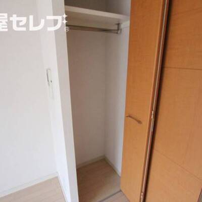 
						収納もしっかりございます。