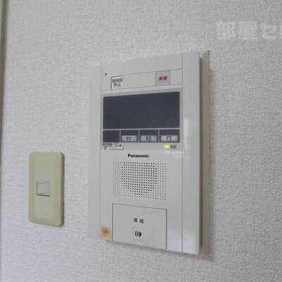 
						別の部屋の写真を参照