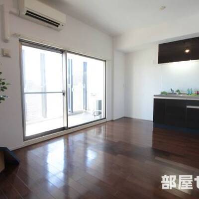 
						12.9帖のリビングです