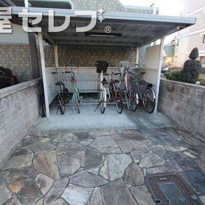 
						屋根付きじゃーーーん。