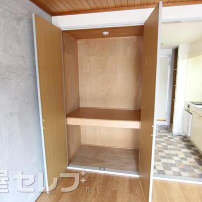 
						2段に分かれて収納しやすくなってます。