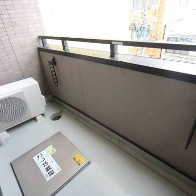 
						＊403号室内装写真参照