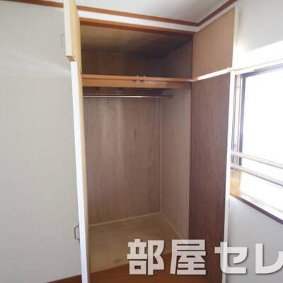
						各部屋に収納あります。