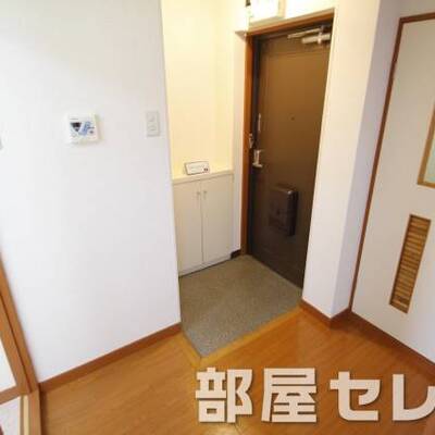 
						玄関付近。