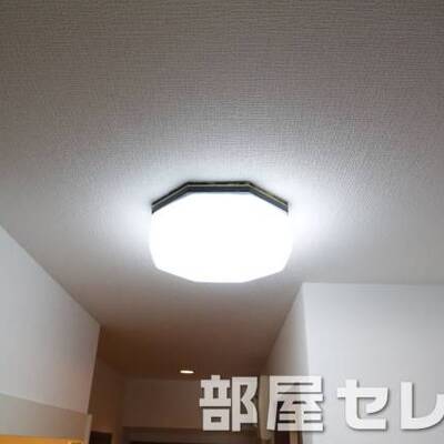 
						キッチン上部照明。