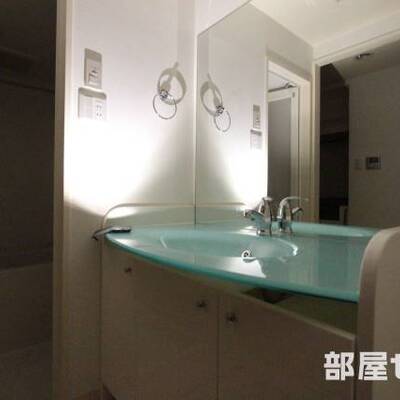 
						洗面台もきれいですね