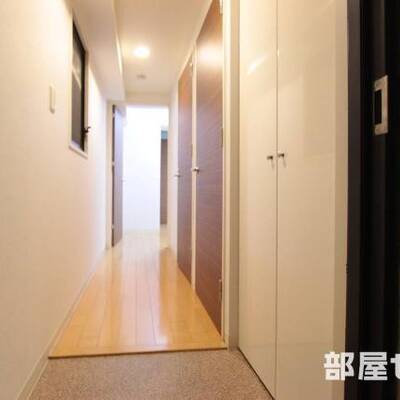 
						玄関回りもスッキリしてます