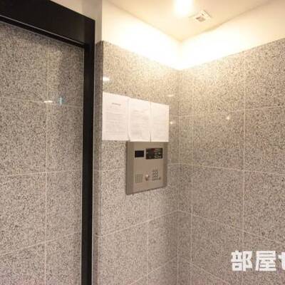 
						オートロックでセキュリティも安心です