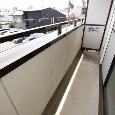 
						302号室