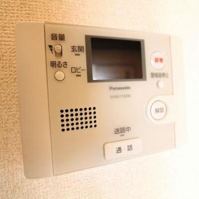 
						TVモニターフォンで来客時も確認できます。