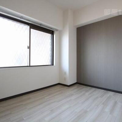 
						洋室4.5帖の居室です。