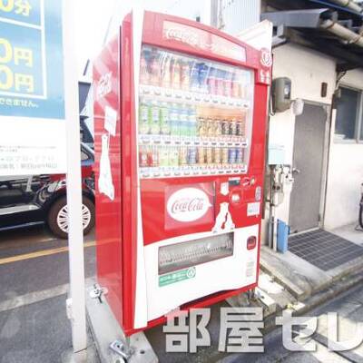 
						自動販売機。